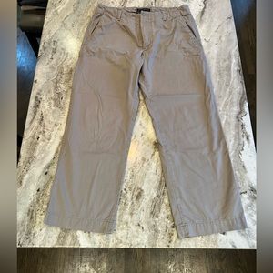 Men’s Banana Republic 34/32 men’s khaki pants